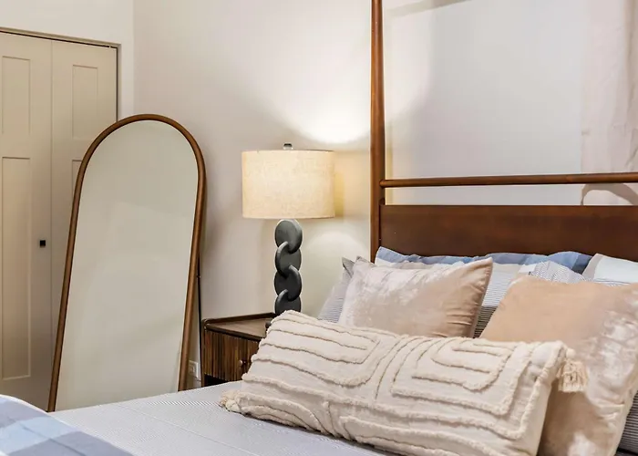 Elevated Gem - Sleeps 12 - 20 Mins To Downtown Chicago *
