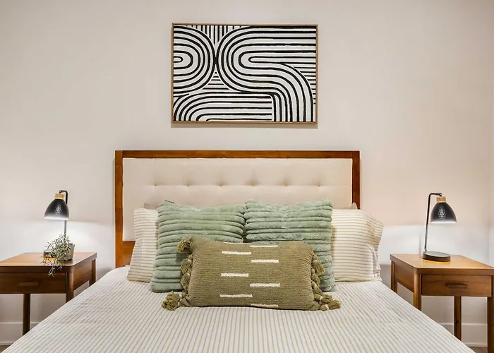 Дом отдыха Elevated Gem - Sleeps 12 - 20 Mins To Downtown Chicago *