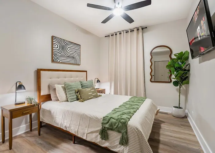 Elevated Gem - Sleeps 12 - 20 Mins To Downtown Chicago Holiday home *