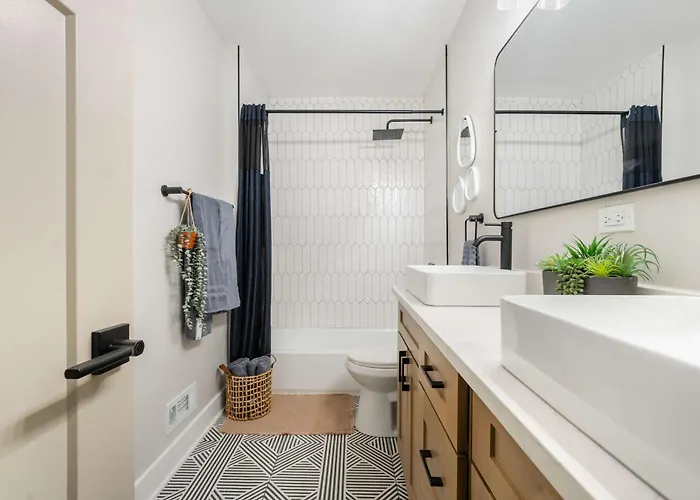 Дом отдыха Elevated Gem - Sleeps 12 - 20 Mins To Downtown Chicago *