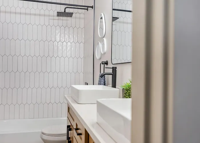 Elevated Gem - Sleeps 12 - 20 Mins To Downtown Chicago