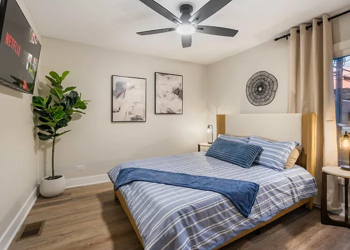 Elevated Gem - Sleeps 12 - 20 Mins To Downtown Chicago