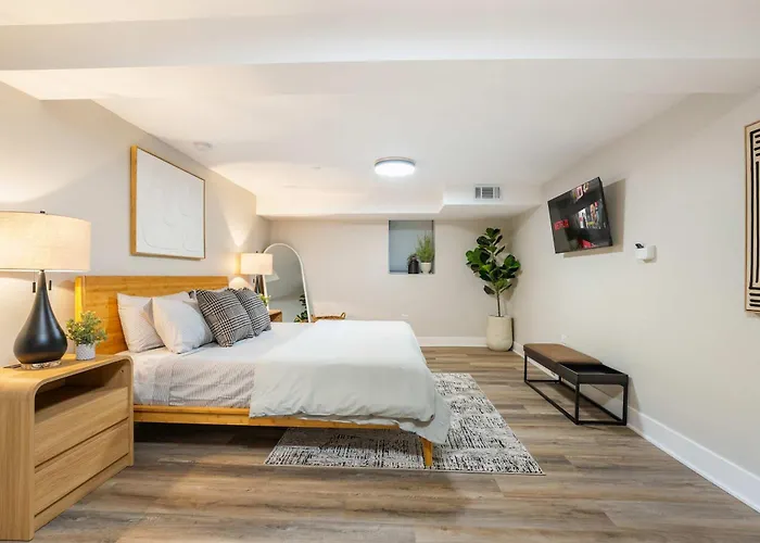 Elevated Gem - Sleeps 12 - 20 Mins To Downtown Chicago Holiday home *